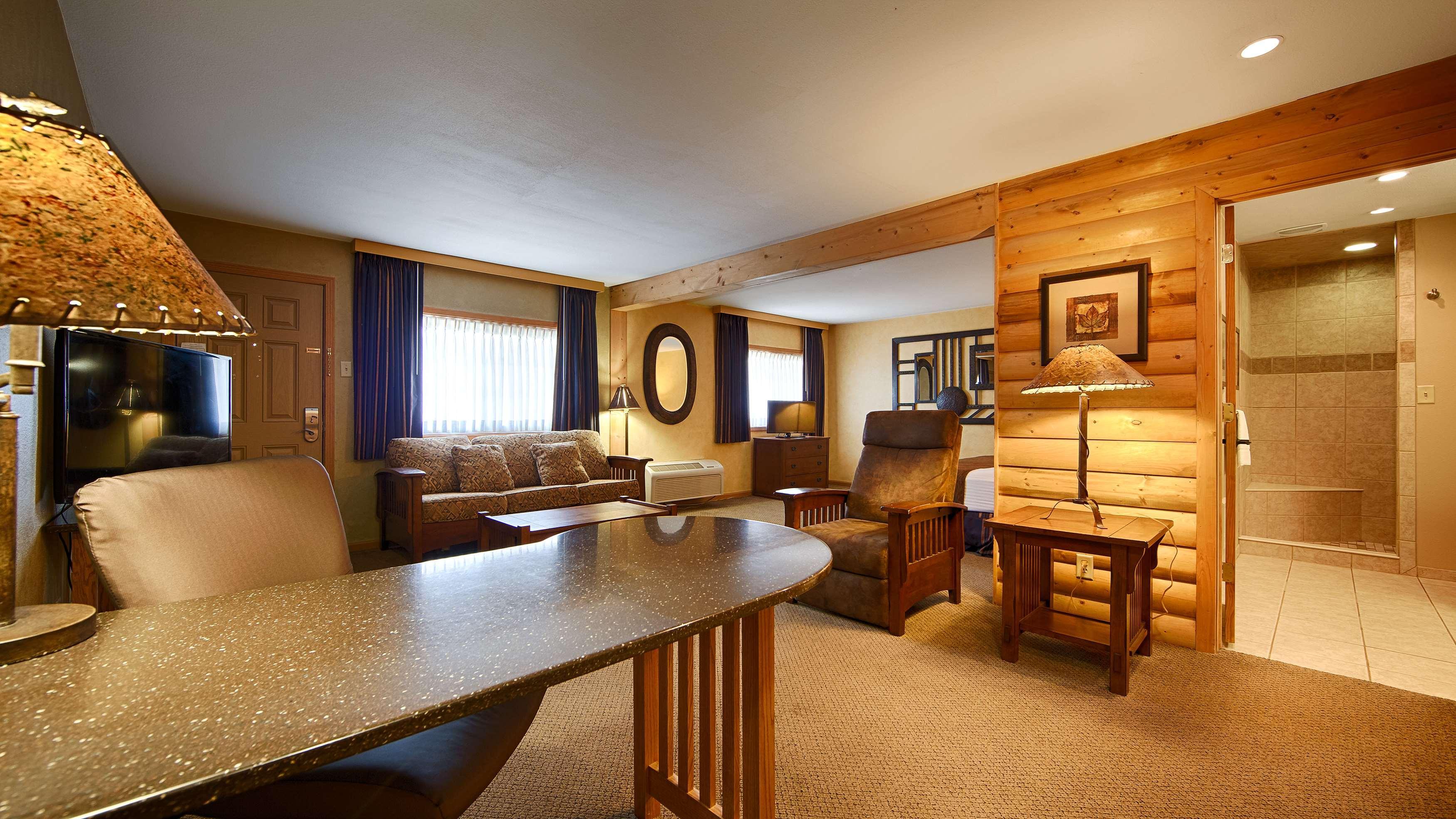 Crossroads Hotel & Event Center Форт-Додж Экстерьер фото